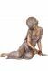 Gedenkstatue Trauernde mit Rose – 3D, freistehend, Gewindestifte unten