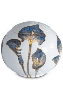 Porzellanurne 'Sfera' - Saphirblaue Calla mit goldfarbenen Akzenten