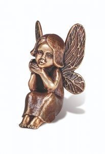 Gedenkstatue Schmetterlingskind – 3D, freistehend, Gewindestifte unten