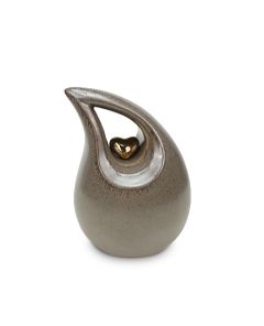 Keramikkleinurne 'Träne' braun mit goldenem Herz