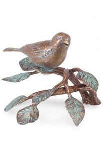 Gedenkstatue Vogel auf Zweig – 3D, freistehend, Gewindestifte unten
