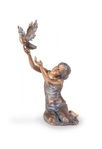 Grabskulptur Trauernde Frau mit Taube – limitierte Auflage, 3D, freistehend, Gewindestifte unten